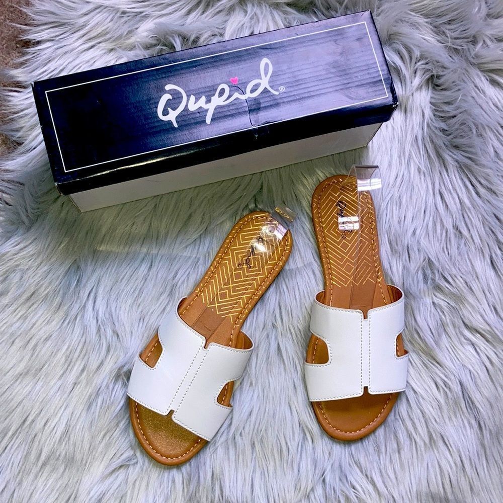 Qupid White Casual Sandals